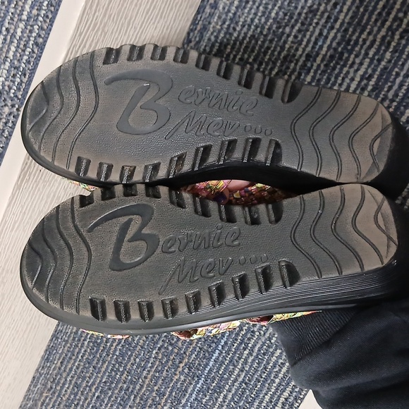 Bernie Mev Multi Color Wedge Sandals Size 9 - Picture 5 of 5